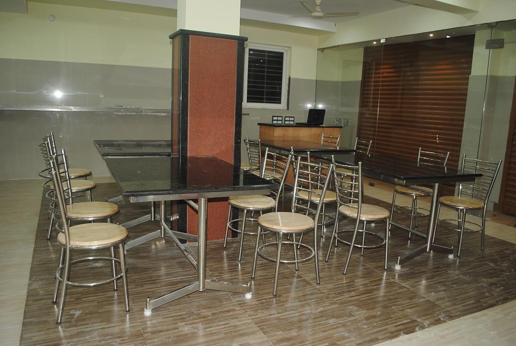 Ssr Hotel Srikalahasti Exterior photo