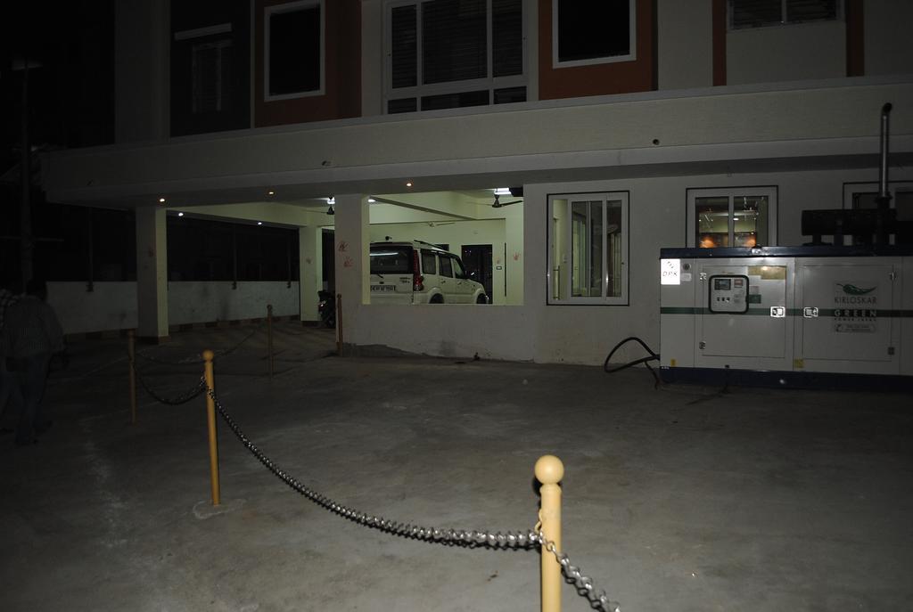 Ssr Hotel Srikalahasti Exterior photo