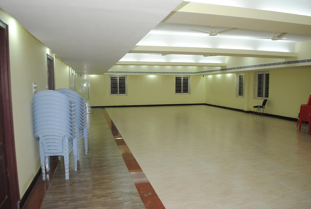 Ssr Hotel Srikalahasti Exterior photo